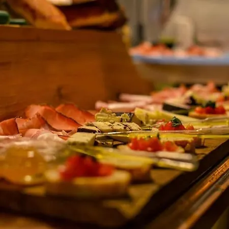 La Roccia Restaurant Hotel